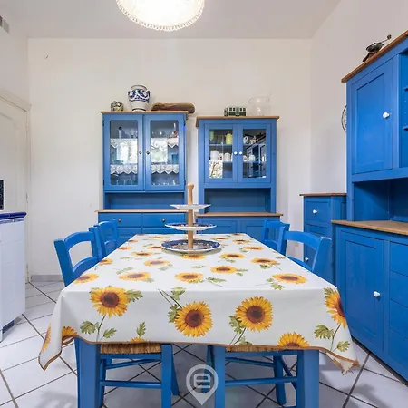 Chiara Santa Margherita di Pula