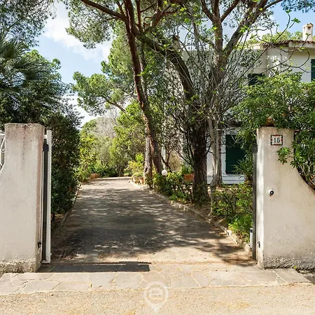 Estay - Chiara - Near The Villa